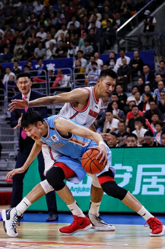 亚博-庐州朱雀队鏖战三湘战狼队,足球友谊赛守住胜果,替补奇兵立功。观赏性拉满(国足生死之战荣誉之战)