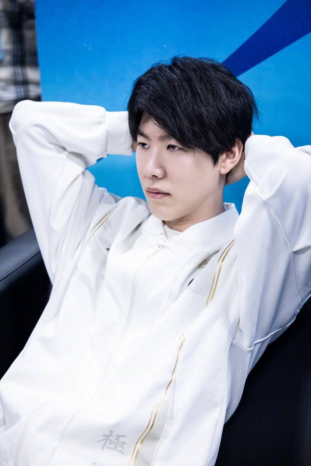 亚博-包含Rookie爆冷击败MAD，突破纪录引爆全场！的词条